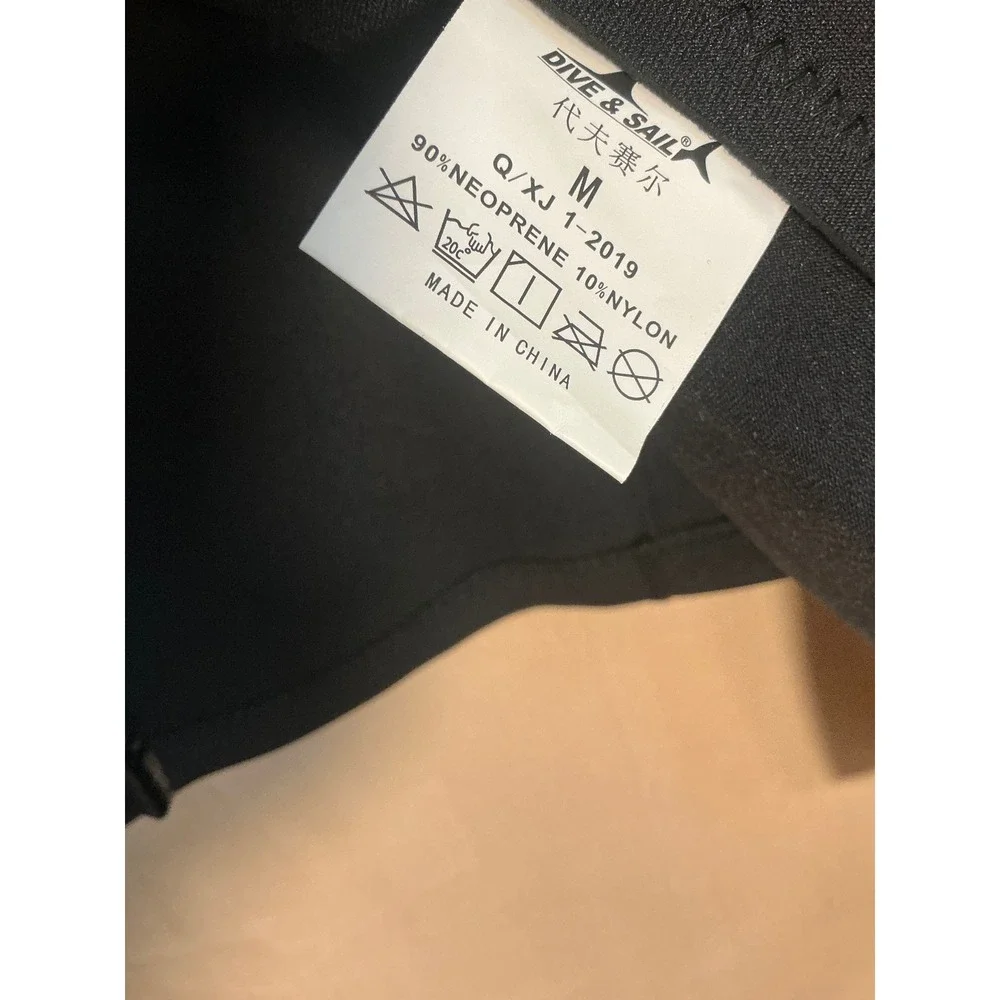 Dive & Sail 1.5mm Neoprene Wetsuit Top Men Medium Black Grey NEW Front Zip Surf